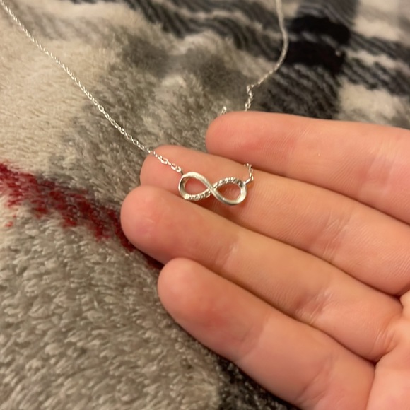 Sterling silver necklace, worn twice, not damaged, and adjustable size. - Picture 5 of 6